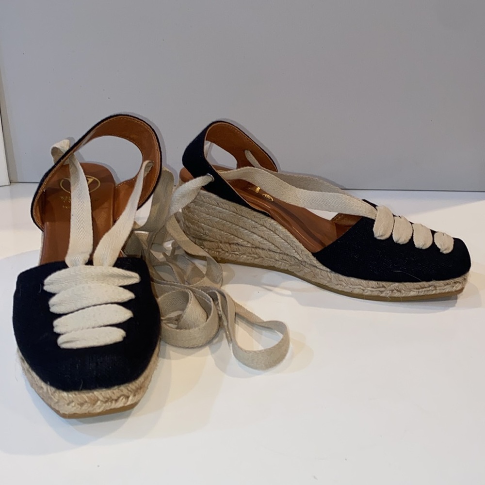 VIGUERA Espadrilles 3” sling back, front lacing in contrast black cream 39 NWOT